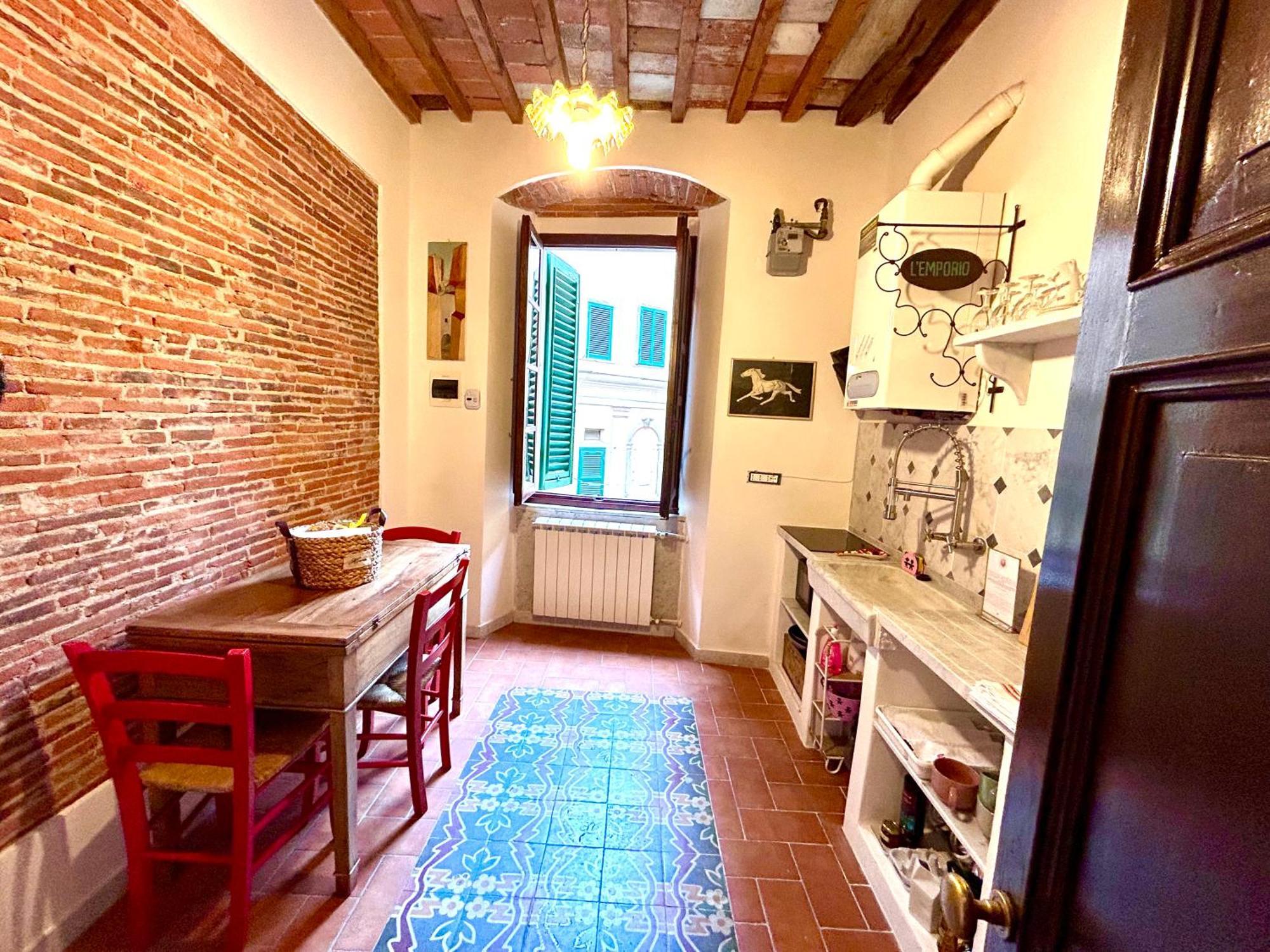 La Porta Sui Monti Di Luna Carrara Bagian luar foto